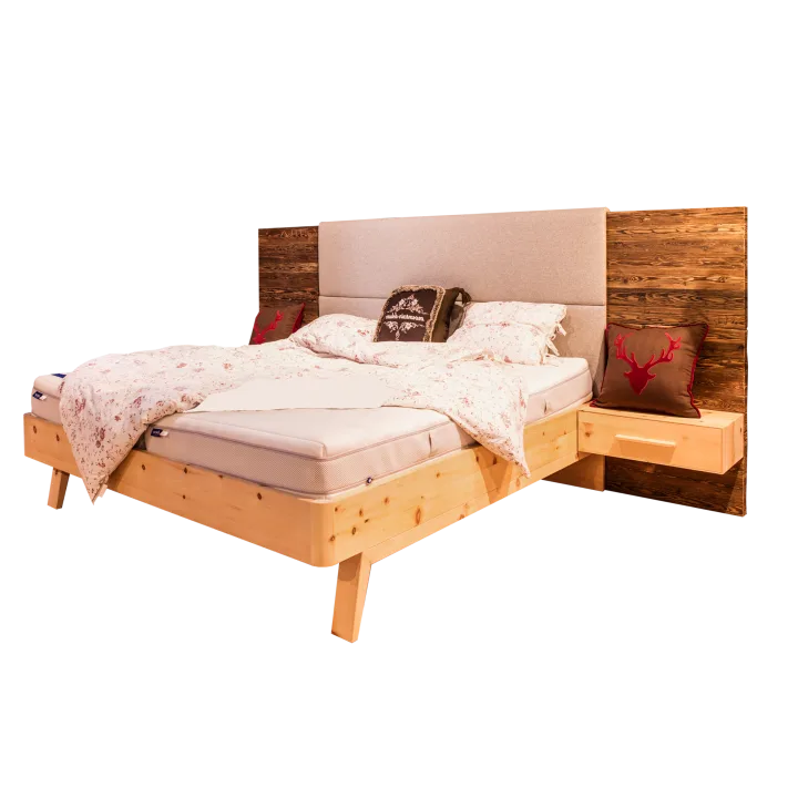 Design-Bett Allegra mit Altholz-Kopfteil und Nachttischen (180 x 200 cm, Arve)